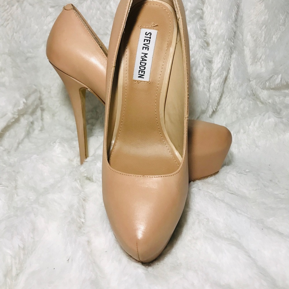 Heels - Picture 2 of 3